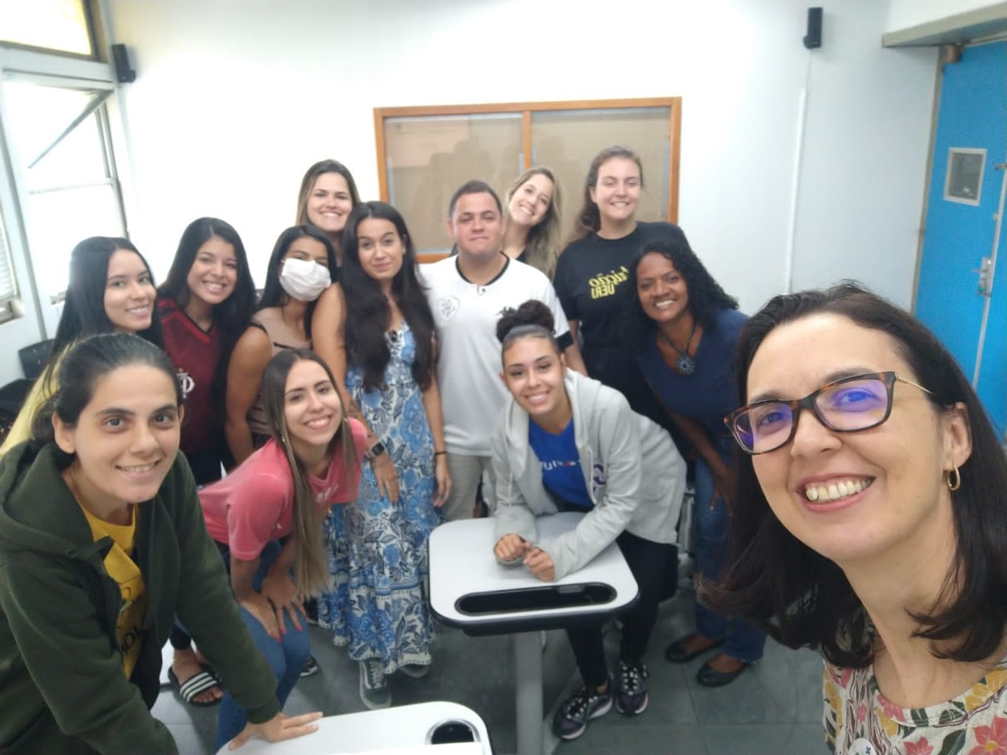 Hoje a professora Vania Bucco do Departamento de Farmácia da @uerjzonazonaoeste esteve no Hospital Pedro Ernesto para proferir a palestra "Homeopatia: fundador, fundamentos e fatos" para turma de Nutrição a partir do convite da profa Fatima Sueli Neto Ribeiro do Instituto de Nutrição.
@farmavania
@uerjzonaoeste
@uerj.oficial
@hupehospital
@extensao.uerjzo
@depext.uerj